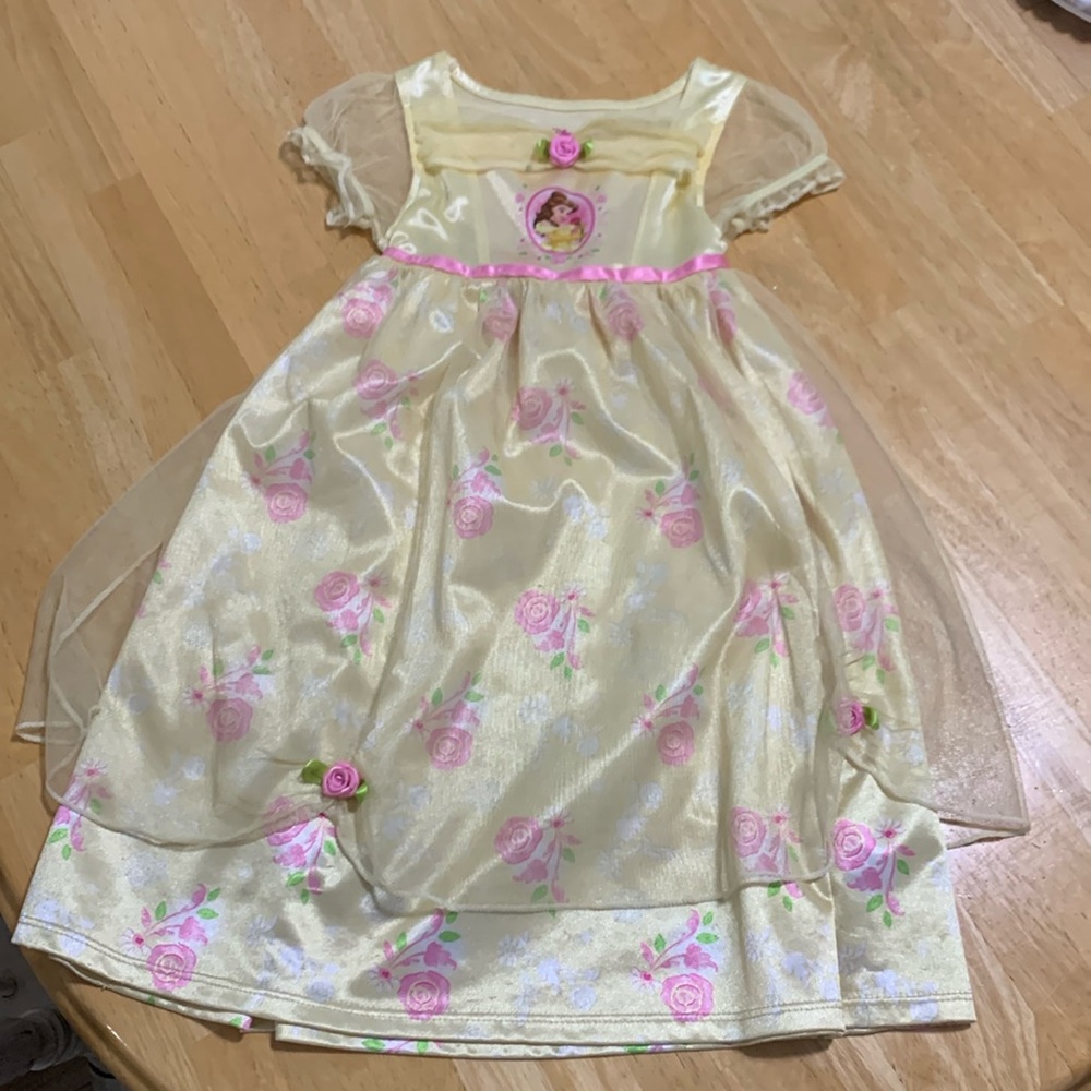 Beautiful Disney princess dress! Perfect condition. Princess Belle dress in 2T